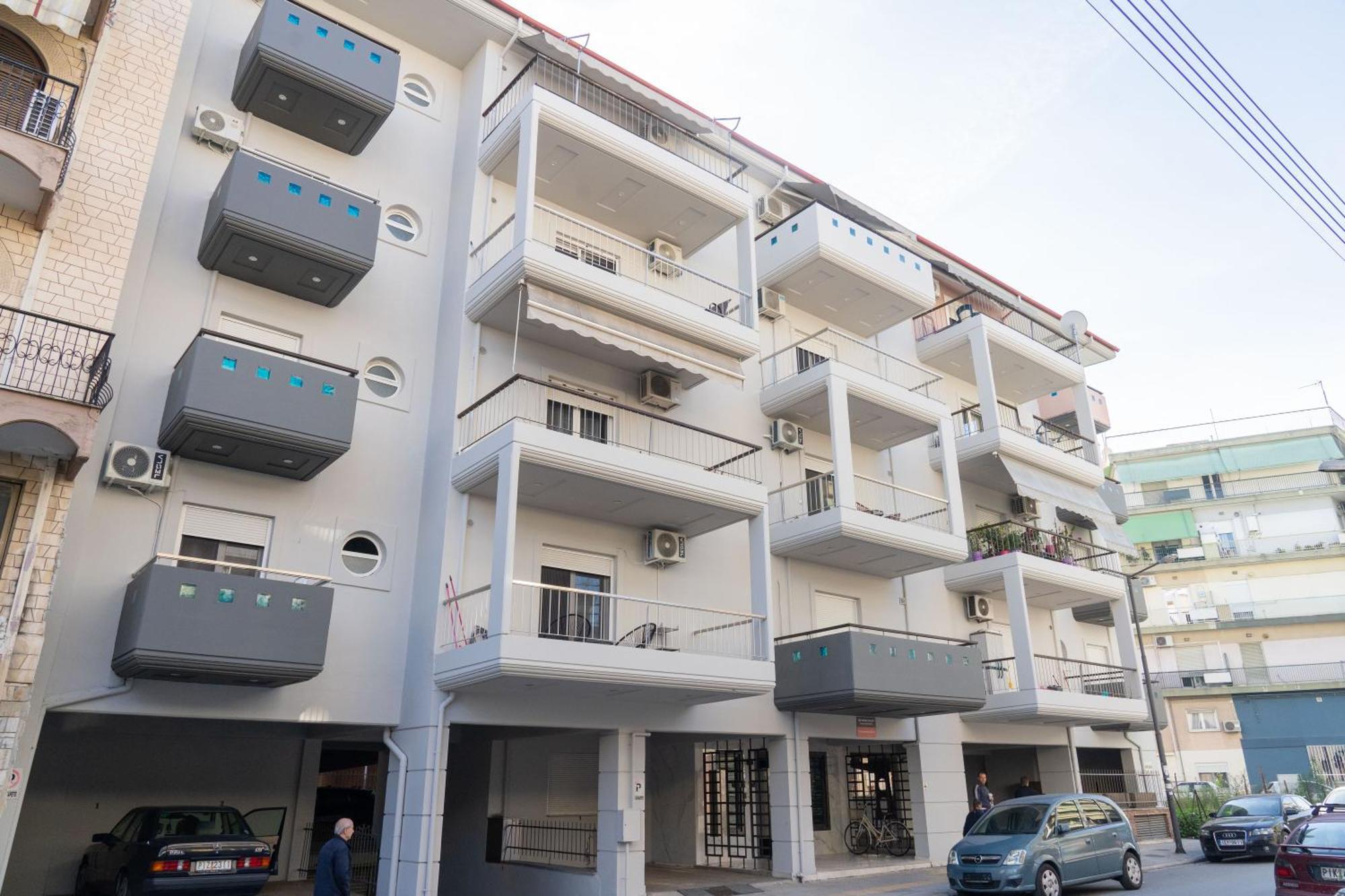 The Whole Packet C3 Center With Parking Appartement Larissa Buitenkant foto